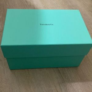 Like new authentic Tiffany&co 10”x6”x5.5” box